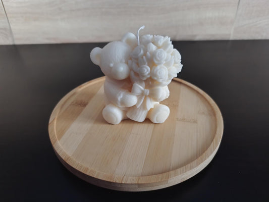 Świeca bezzapachowa Miś z bukietem róż